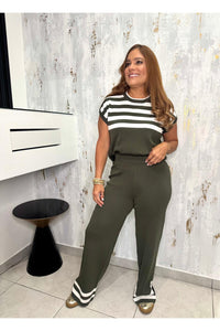 Crew Neck Short Sleeved
Wide Leg Pants Set